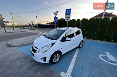 Хэтчбек Chevrolet Spark 2011 в 