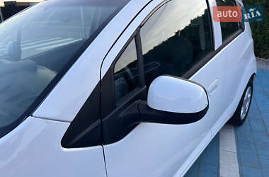 Хэтчбек Chevrolet Spark 2011 в 