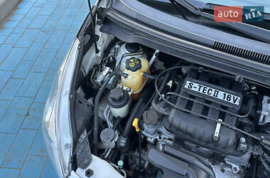 Хэтчбек Chevrolet Spark 2011 в 