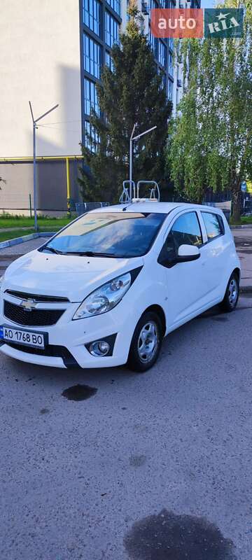 Хетчбек Chevrolet Spark 2012 в 