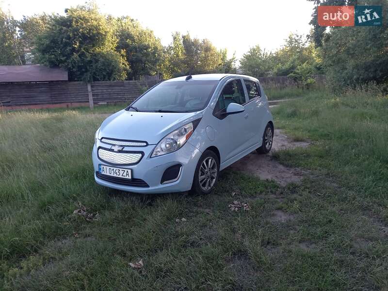 Хэтчбек Chevrolet Spark 2016 в Киеве