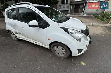 Хэтчбек Chevrolet Spark 2010 в 