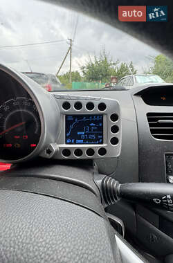 Хэтчбек Chevrolet Spark 2010 в 