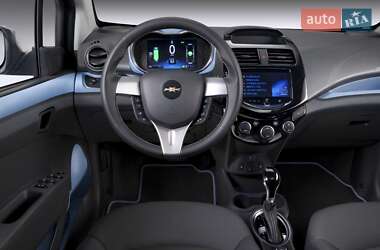 Хэтчбек Chevrolet Spark 2013 в 