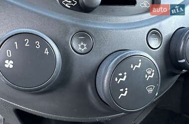 Хэтчбек Chevrolet Spark 2011 в 