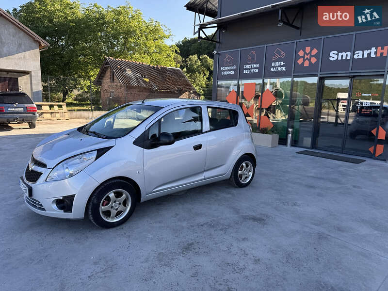 Хэтчбек Chevrolet Spark 2011 в Тернополе