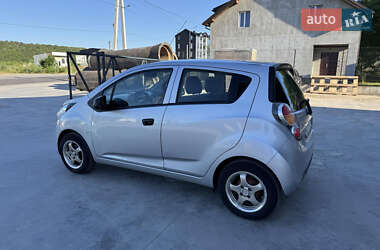 Хэтчбек Chevrolet Spark 2011 в 