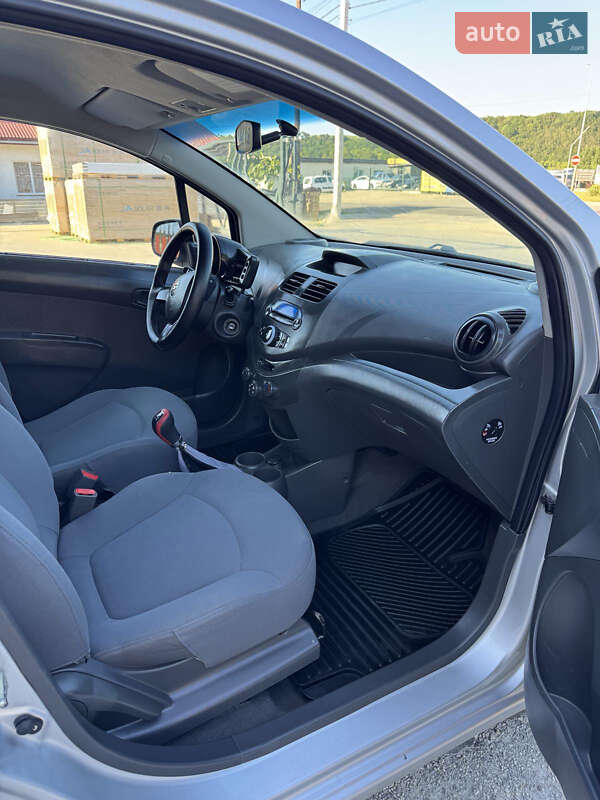 Хэтчбек Chevrolet Spark 2011 в Тернополе
