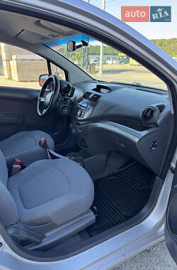 Хэтчбек Chevrolet Spark 2011 в 
