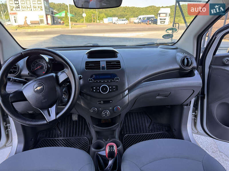 Хэтчбек Chevrolet Spark 2011 в Тернополе