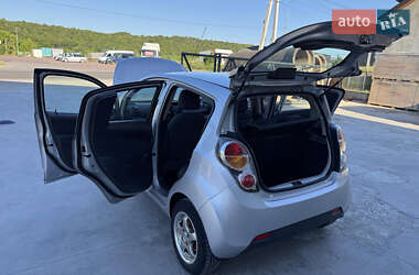 Хэтчбек Chevrolet Spark 2011 в 