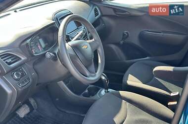 Хэтчбек Chevrolet Spark 2019 в 