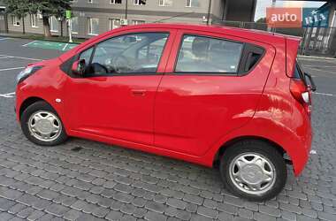 Хетчбек Chevrolet Spark 2013 в 