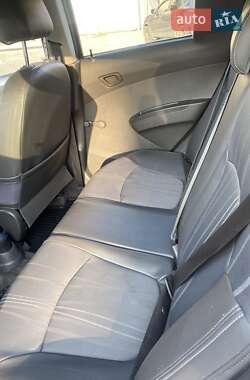 Хетчбек Chevrolet Spark 2013 в 