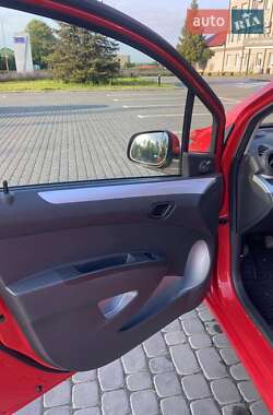Хетчбек Chevrolet Spark 2013 в 