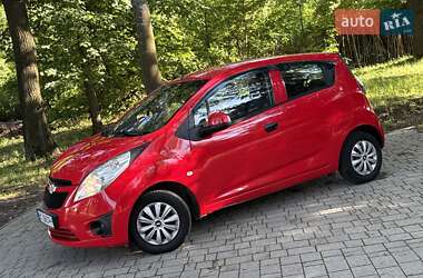 Хетчбек Chevrolet Spark 2011 в 