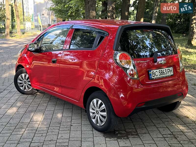 Хэтчбек Chevrolet Spark 2011 в Львове