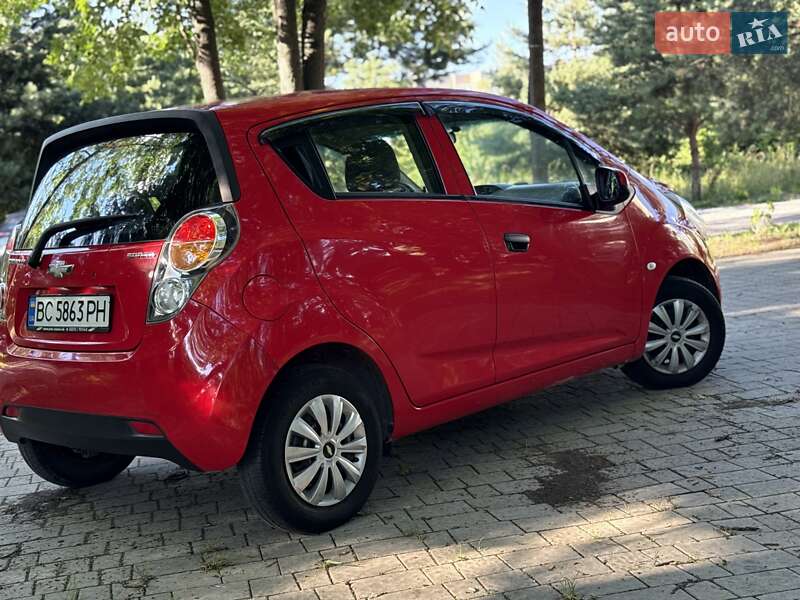 Хэтчбек Chevrolet Spark 2011 в Львове