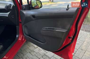 Хетчбек Chevrolet Spark 2011 в 