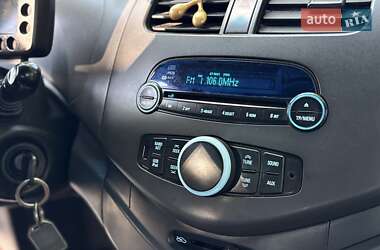 Хетчбек Chevrolet Spark 2011 в 