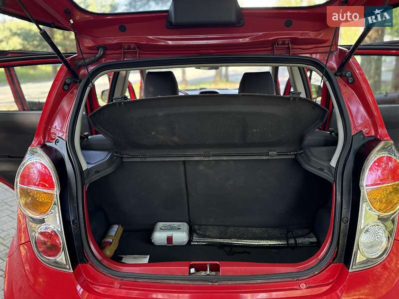 Хэтчбек Chevrolet Spark 2011 в Львове