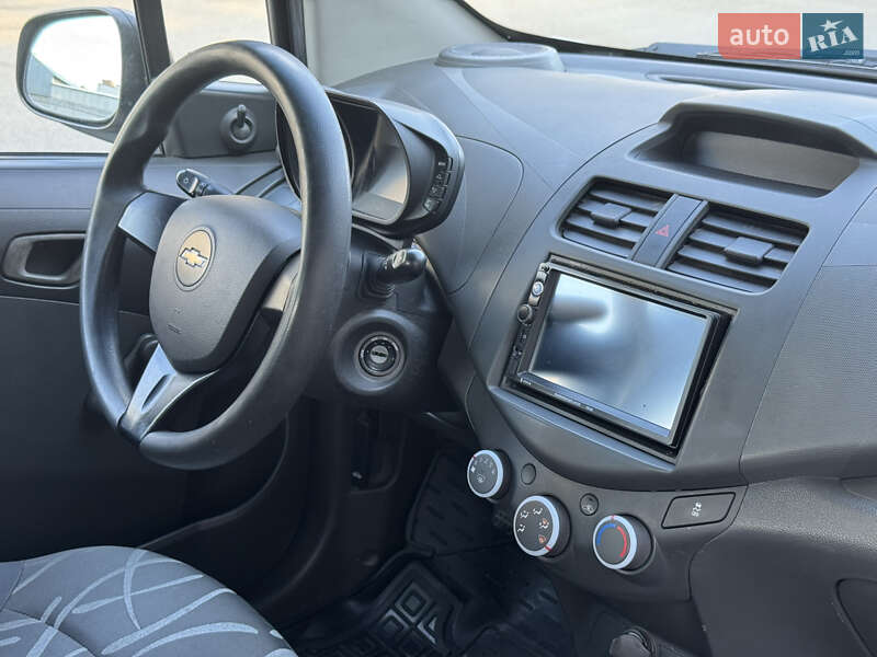 Хэтчбек Chevrolet Spark 2014 в Киеве