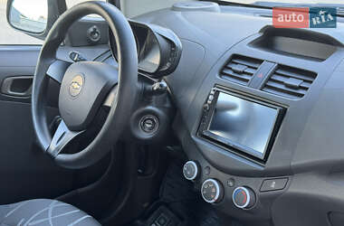 Хетчбек Chevrolet Spark 2014 в 
