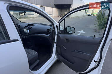 Хетчбек Chevrolet Spark 2014 в 