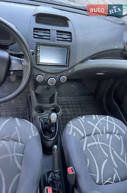Хетчбек Chevrolet Spark 2014 в 