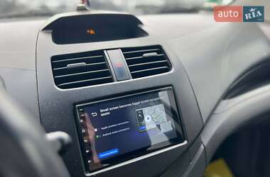 Хэтчбек Chevrolet Spark 2011 в 
