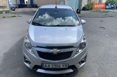 Хэтчбек Chevrolet Spark 2014 в Киеве