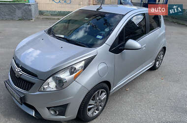 Хэтчбек Chevrolet Spark 2014 в Киеве