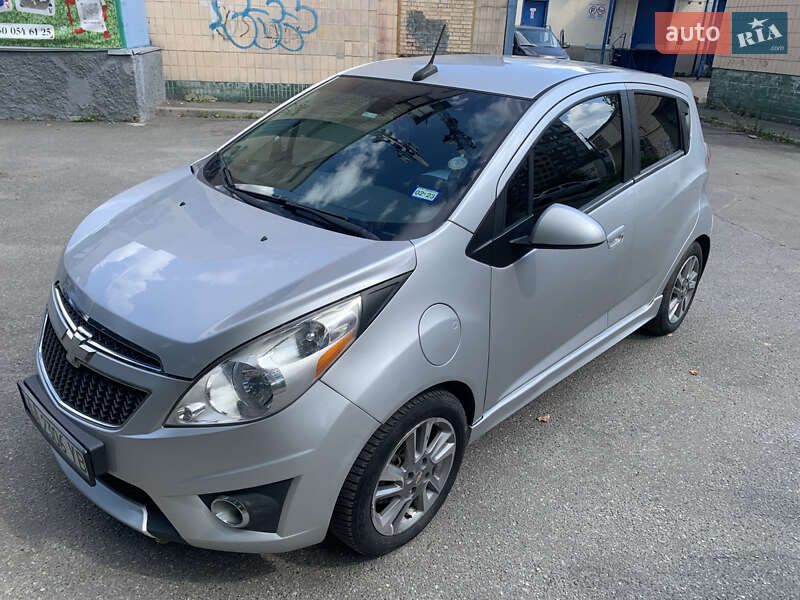 Хэтчбек Chevrolet Spark 2014 в Киеве