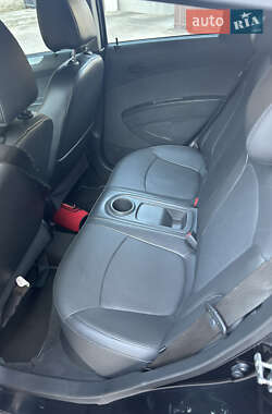 Хэтчбек Chevrolet Spark 2016 в 