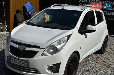 Хэтчбек Chevrolet Spark 2010 в 