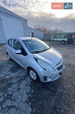 Хэтчбек Chevrolet Spark 2011 в 