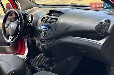 Хэтчбек Chevrolet Spark 2011 в 