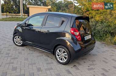 Хэтчбек Chevrolet Spark 2015 в 