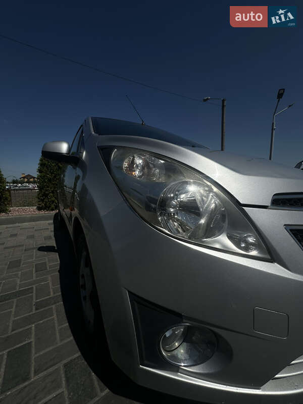 Хэтчбек Chevrolet Spark 2011 в Запорожье