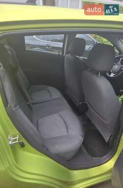 Хэтчбек Chevrolet Spark 2011 в 