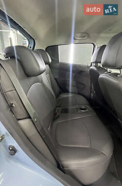 Хэтчбек Chevrolet Spark 2016 в 