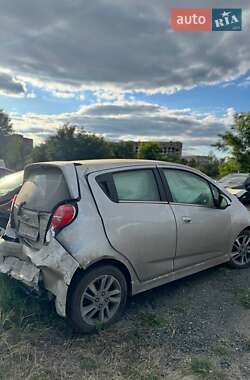 Хетчбек Chevrolet Spark 2015 в Києві