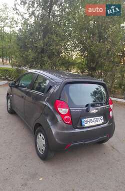 Хэтчбек Chevrolet Spark 2014 в 