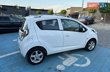 Хэтчбек Chevrolet Spark 2011 в 