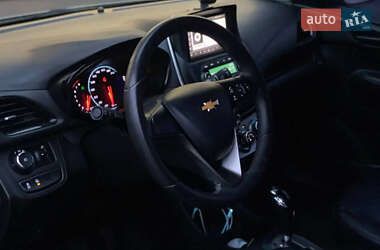 Хэтчбек Chevrolet Spark 2015 в 