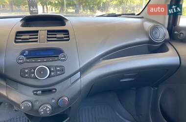 Хэтчбек Chevrolet Spark 2010 в 
