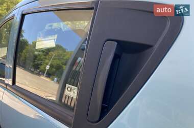 Хэтчбек Chevrolet Spark 2010 в 