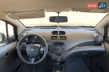 Хэтчбек Chevrolet Spark 2010 в 