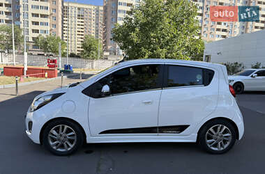 Хэтчбек Chevrolet Spark 2013 в 