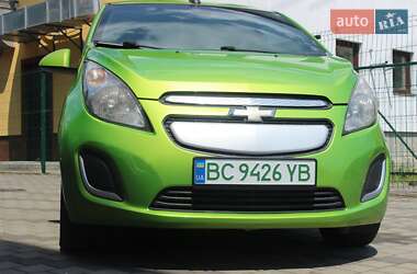Хэтчбек Chevrolet Spark 2016 в 